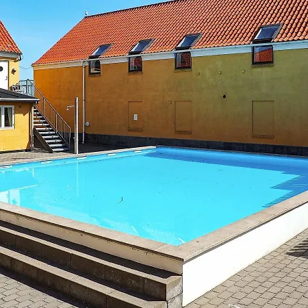 Holiday Broddegade